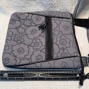 Thirty-One gray quilted Poppy Floral Crossbody‎ Shoulder Bag